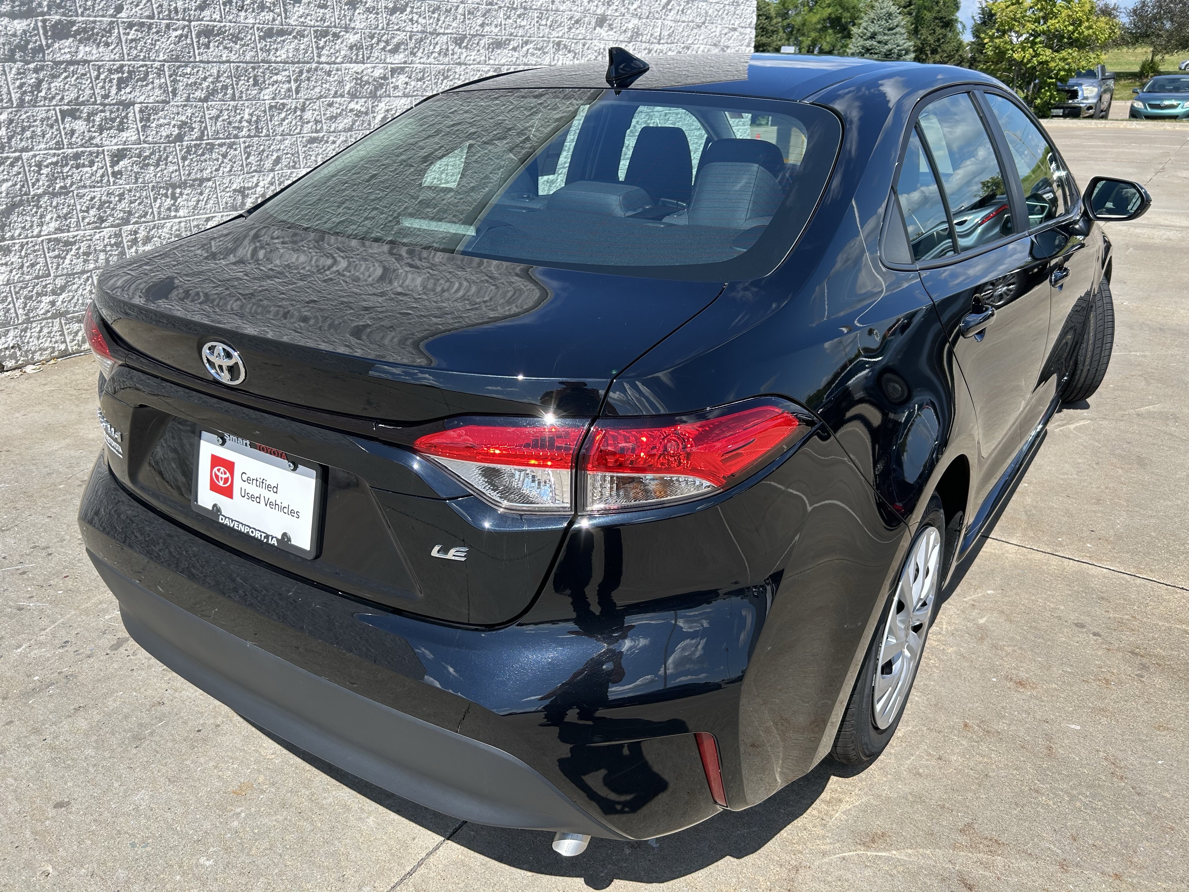 Certified 2025 Toyota Corolla LE FWD image 8