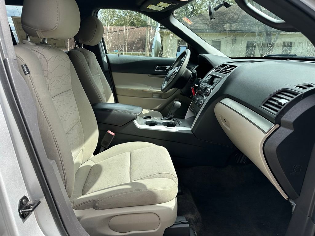 Used 2015 Ford Explorer FWD image 46