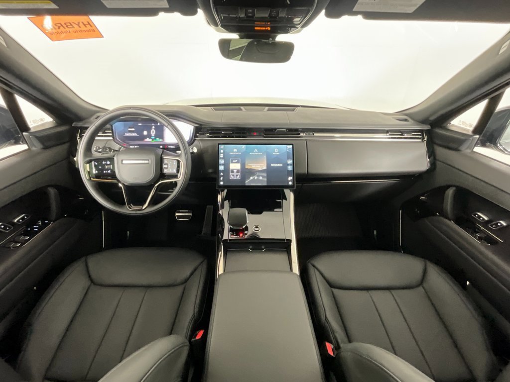 New 2025 Land Rover Range Rover Sport Dynamic SE image 4