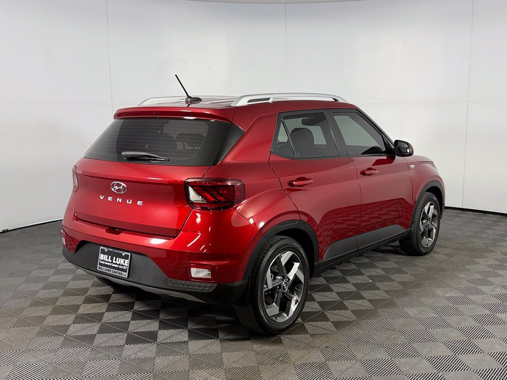 Used 2024 Hyundai Venue Limited FWD image 8
