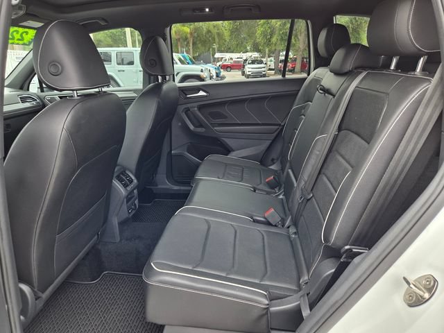 Used 2022 Volkswagen Tiguan SEL R-Line AWD/4WD image 16