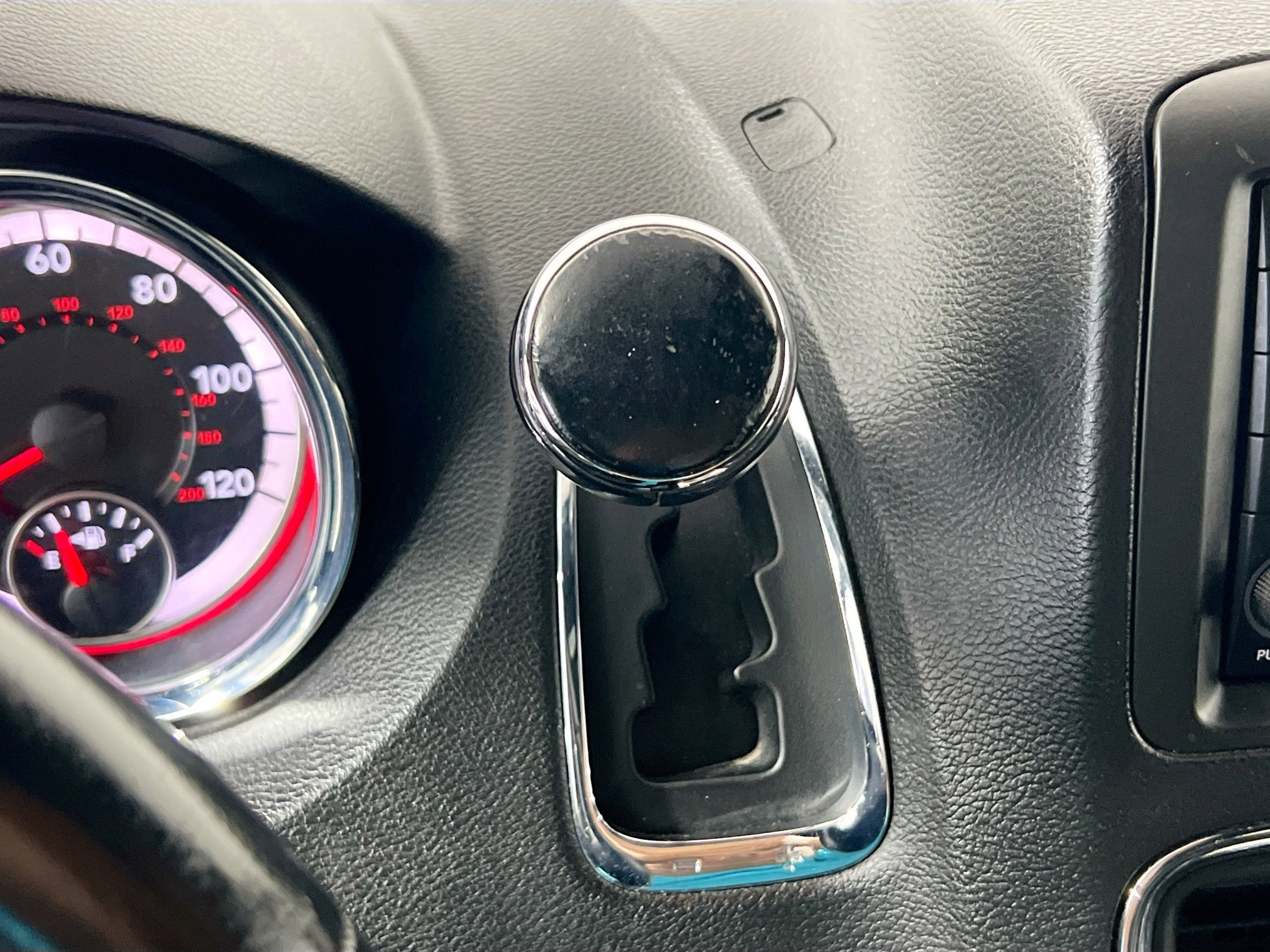 Used 2018 Dodge Grand Caravan SXT image 24