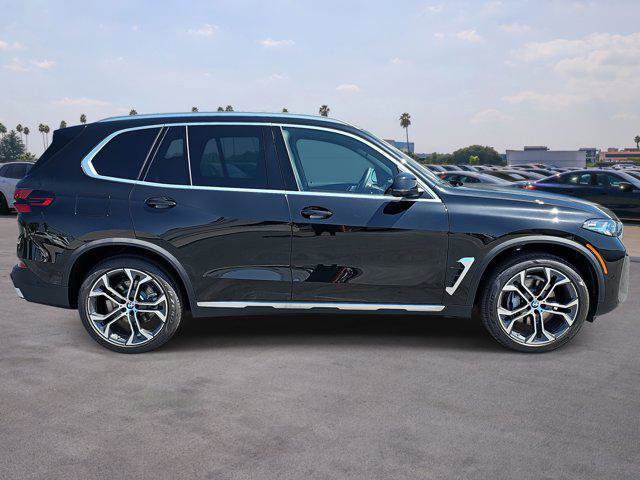 New 2026 BMW X5 sDrive40i w/ Parking Assistance Package image 4