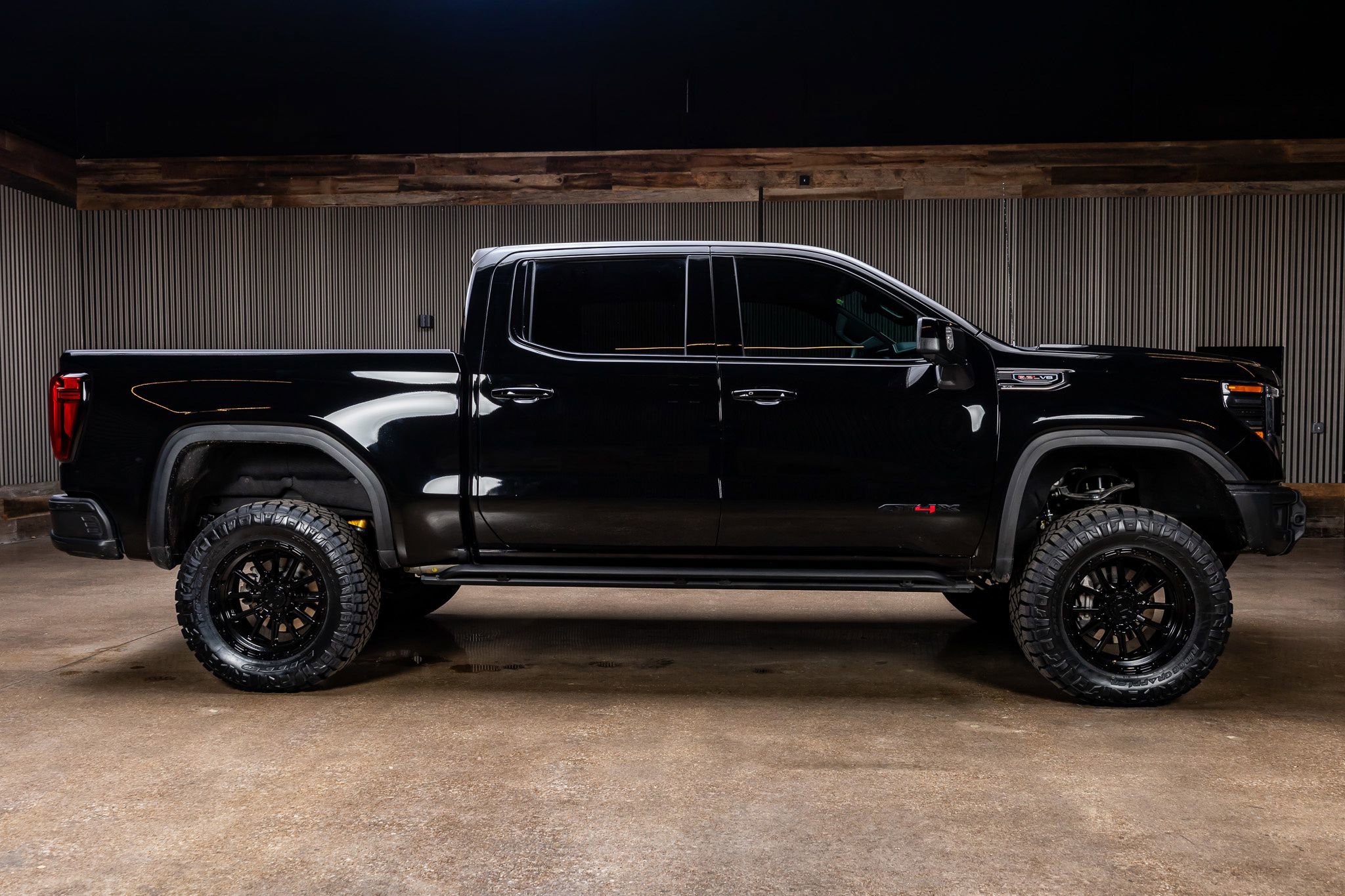 Used 2023 GMC Sierra 1500 AT4X w/ AT4X AEV Edition image 11