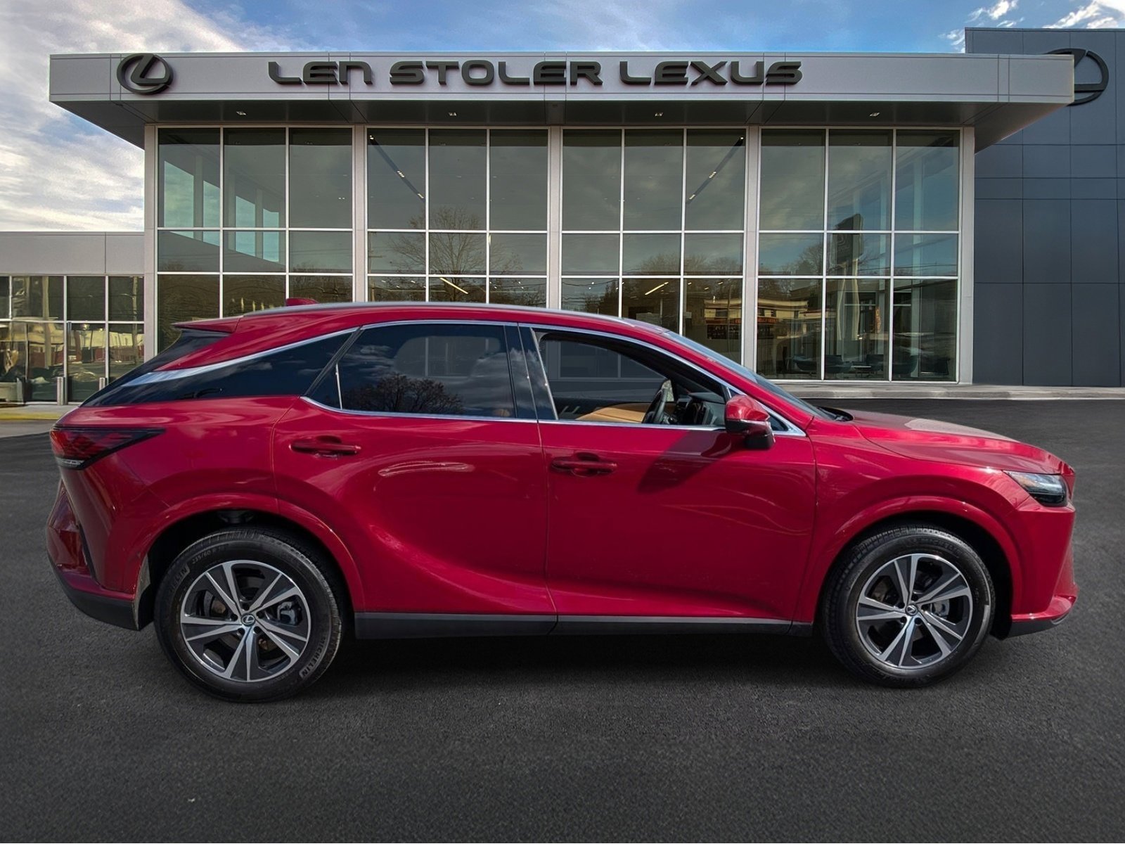 Used 2025 Lexus RX 350 Premium w/ Convenience Package image 2