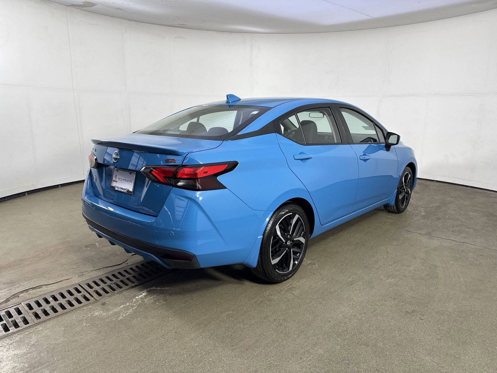 Certified 2025 Nissan Versa SR w/ Trunk Package image 36