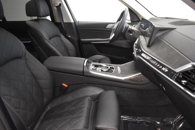 Used 2026 BMW X7 xDrive40i AWD/4WD image 19
