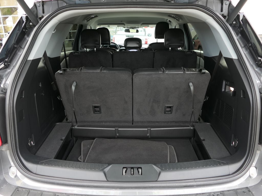 Used 2023 Ford Explorer XLT w/ Equipment Group 202A RWD image 25