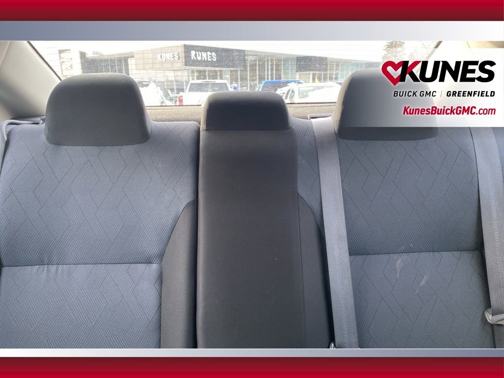 Used 2023 Nissan Versa SV image 29