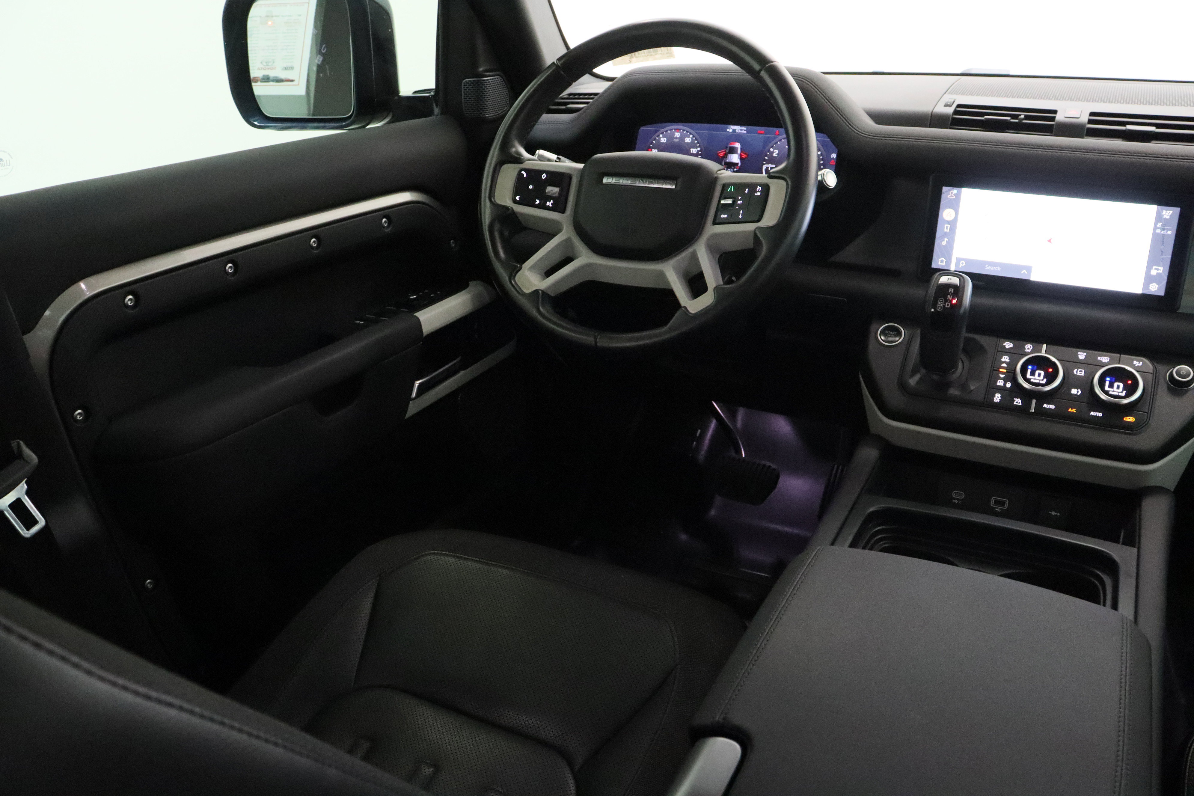 Used 2021 Land Rover Defender 110 SE AWD/4WD image 32
