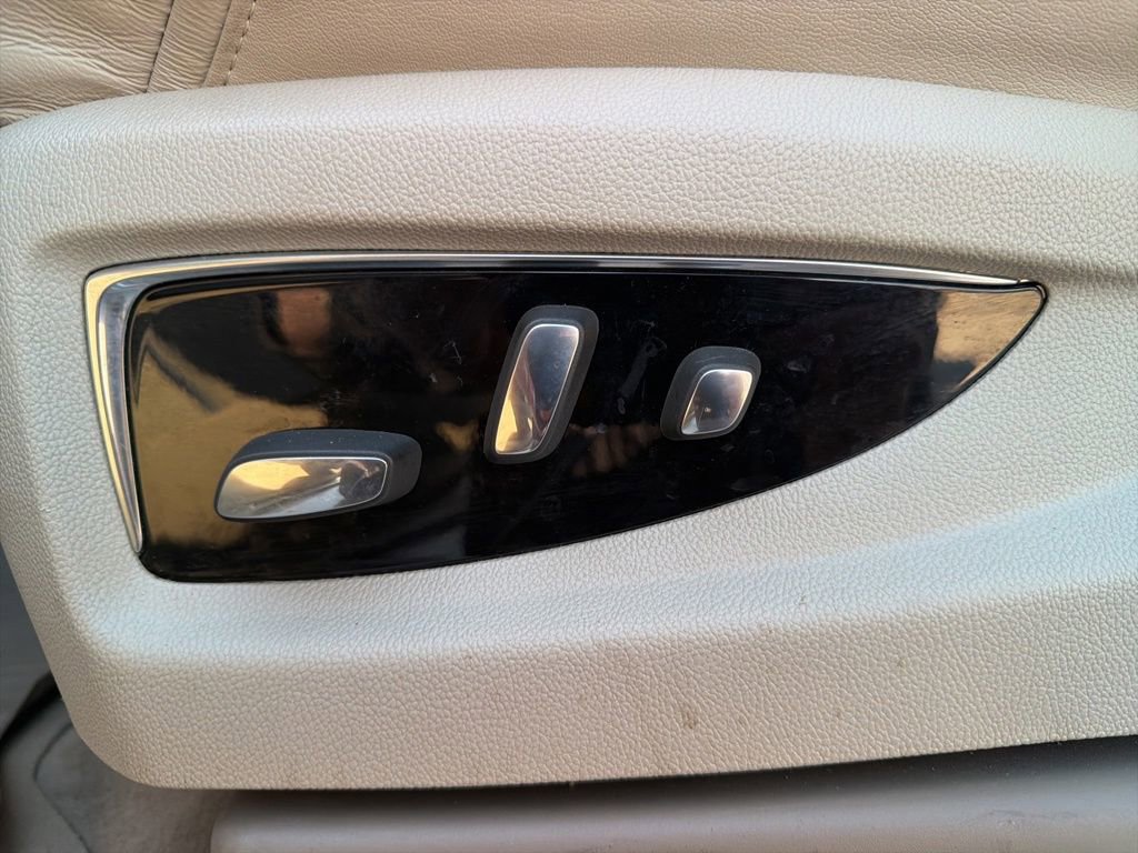 Used 2016 Cadillac Escalade Luxury image 40