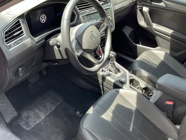 Used 2022 Volkswagen Tiguan SE AWD/4WD image 20