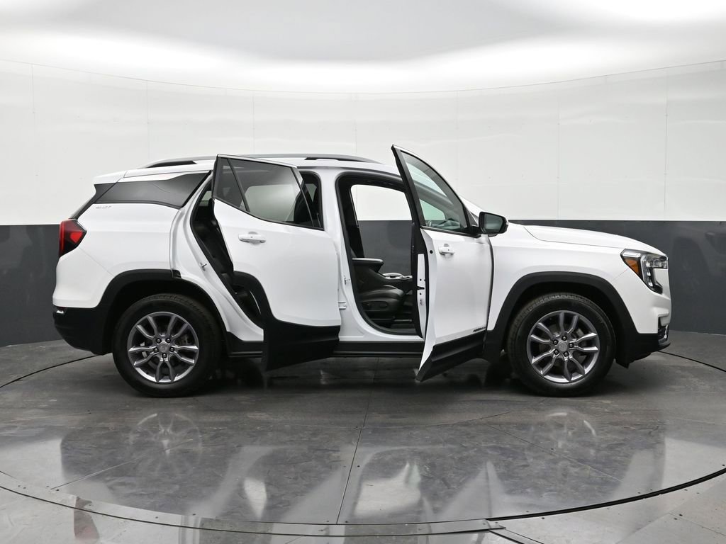 Certified 2022 GMC Terrain SLT image 32