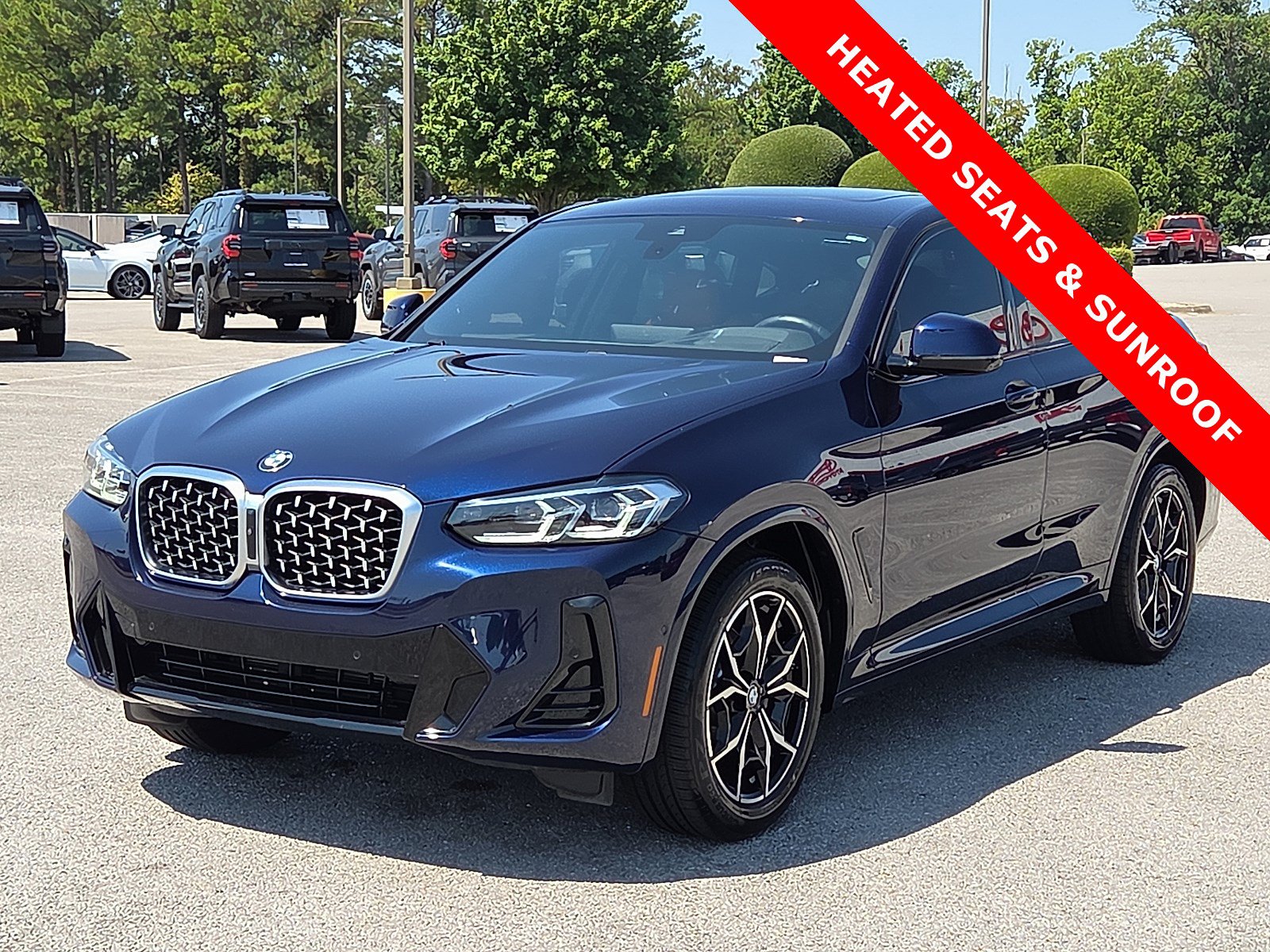 Used 2025 BMW X4 xDrive30i w/ Premium Package AWD/4WD image 2