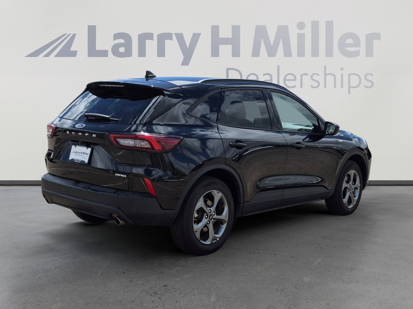Used 2025 Ford Escape ST-Line image 5
