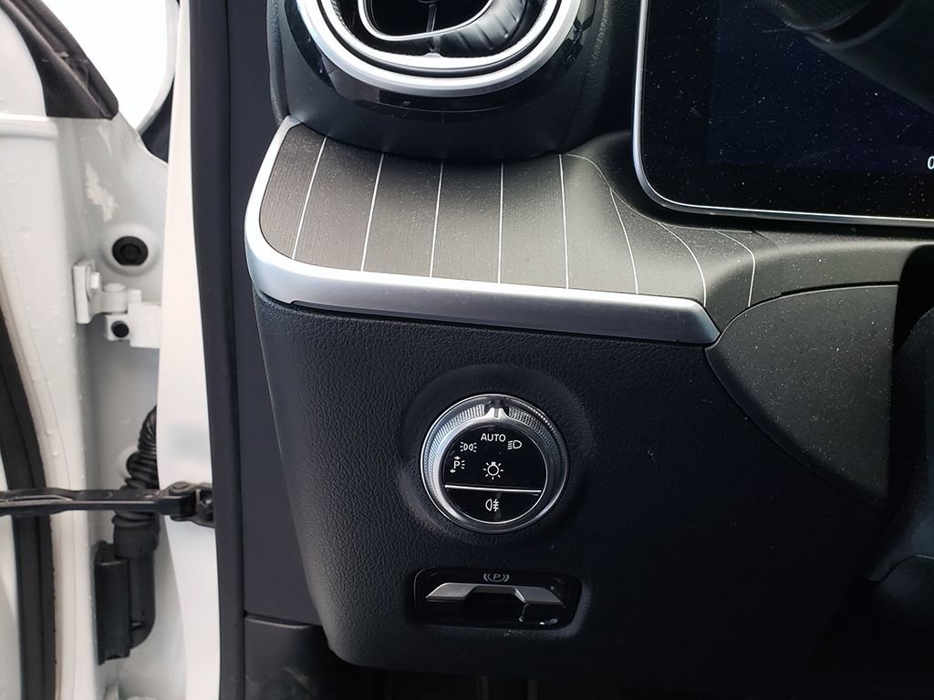 Certified 2022 Mercedes-Benz C 300 4MATIC Sedan image 13