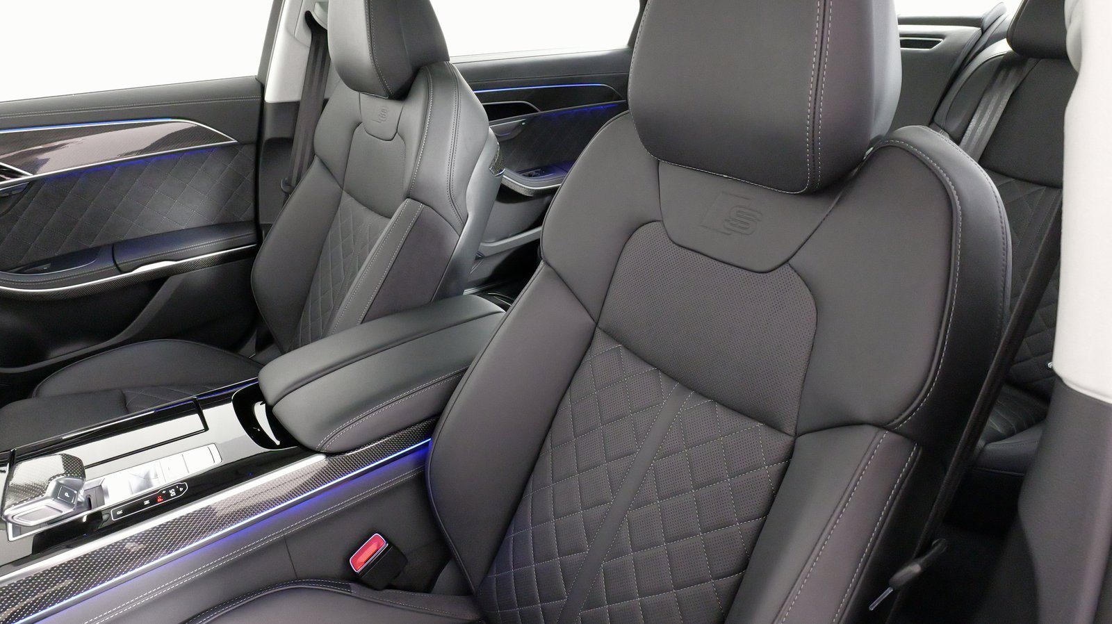 Used 2023 Audi S8 w/ S8 Comfort Plus Package image 31