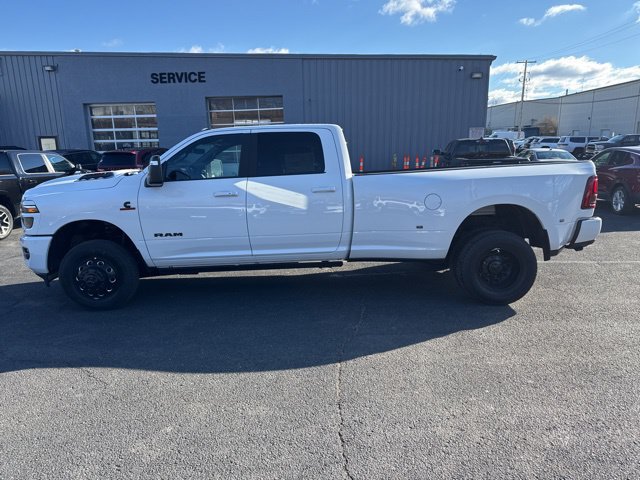 New 2026 RAM 3500 Laramie AWD/4WD image 18