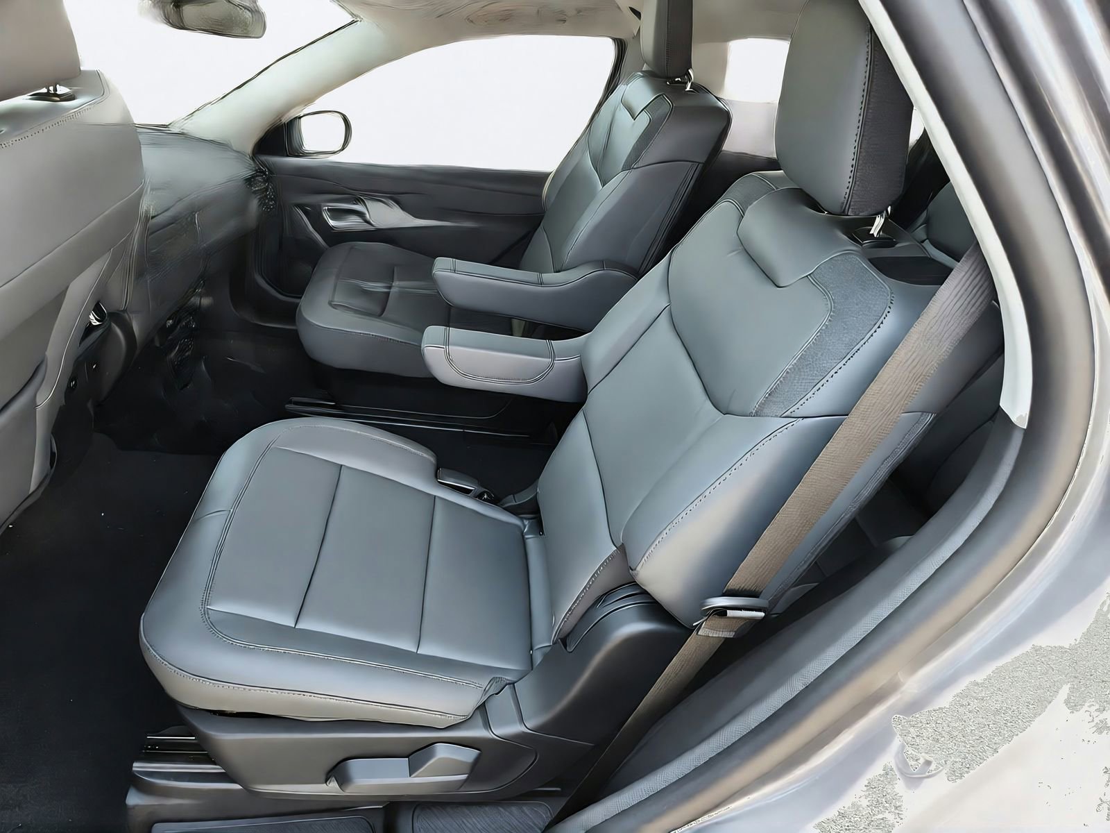 New 2026 Ford Explorer Active w/ Active Comfort Package AWD/4WD image 23