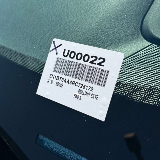 Used 2024 Nissan Rogue S FWD image 12