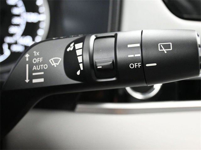 New 2025 Mitsubishi Outlander SE image 28