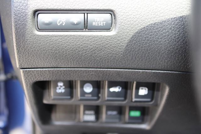 Used 2020 Nissan Rogue SV AWD/4WD image 23