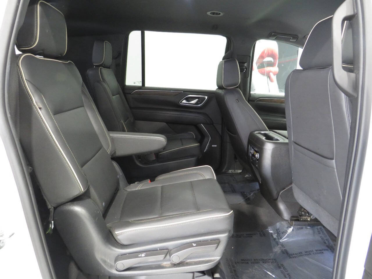 Used 2023 Chevrolet Suburban Premier RWD image 11