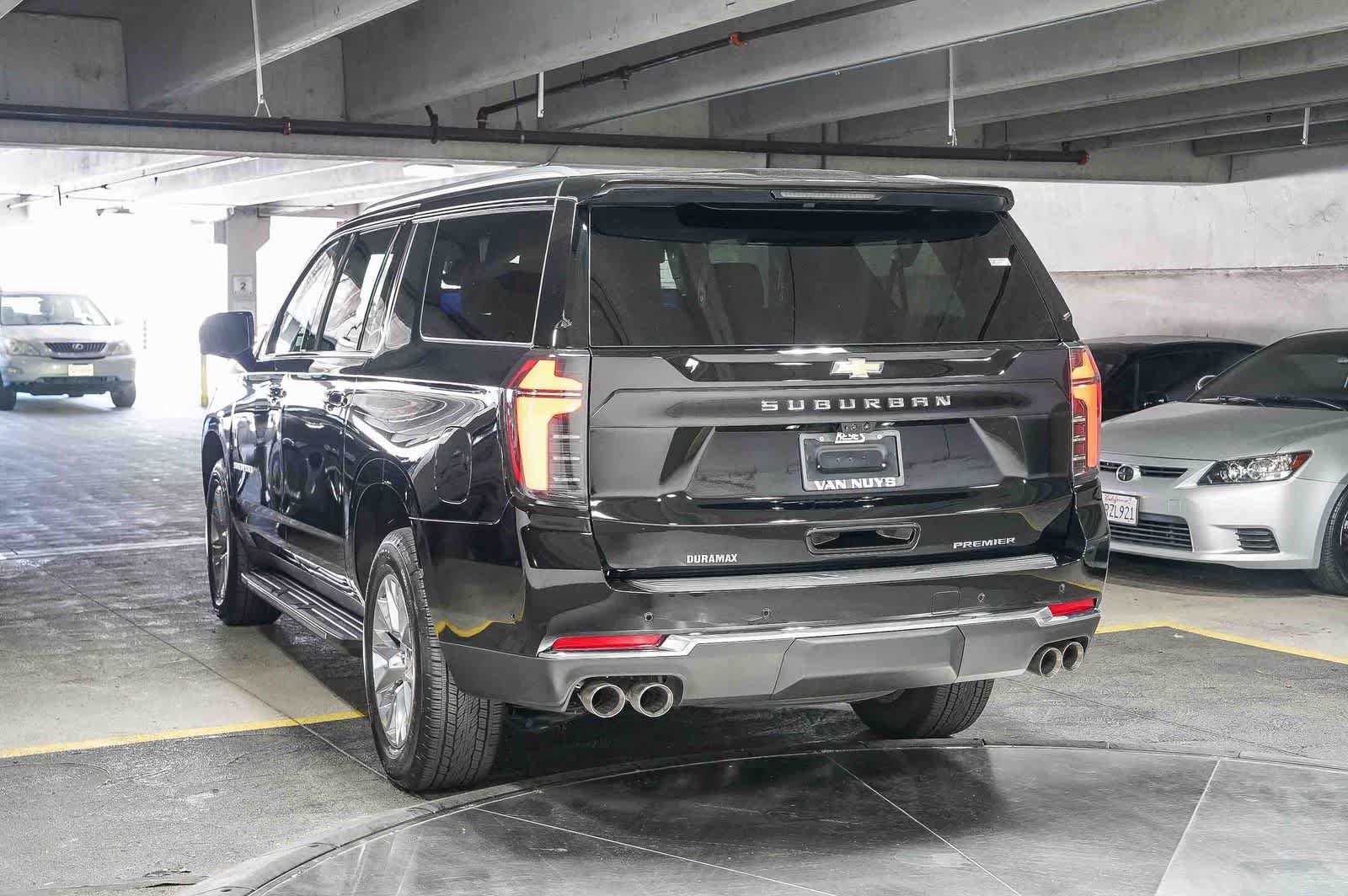 Used 2025 Chevrolet Suburban Premier RWD image 24
