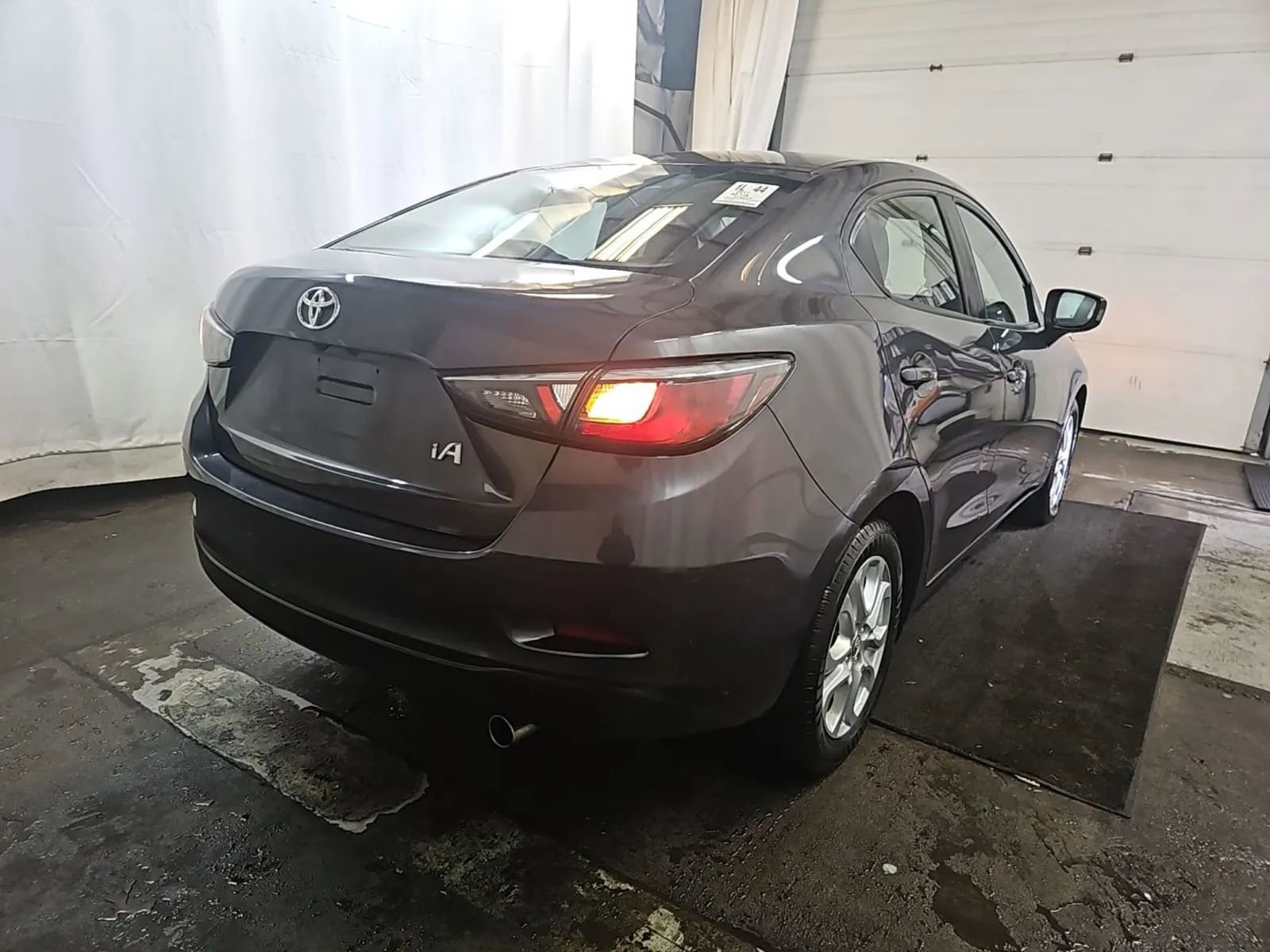 Used 2017 Toyota Yaris iA FWD image 3