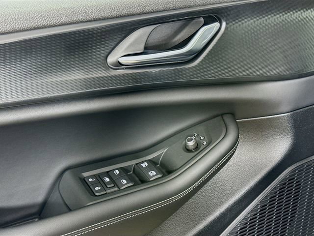 New 2025 Jeep Grand Cherokee Altitude image 18