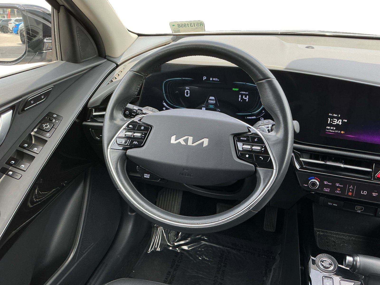 Used 2024 Kia Niro SX image 11