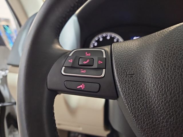 Used 2017 Volkswagen Tiguan S image 24