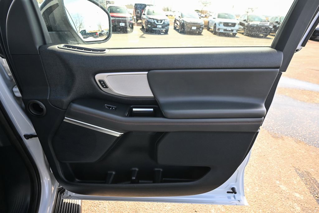 Certified 2025 Ford Expedition Active image 27