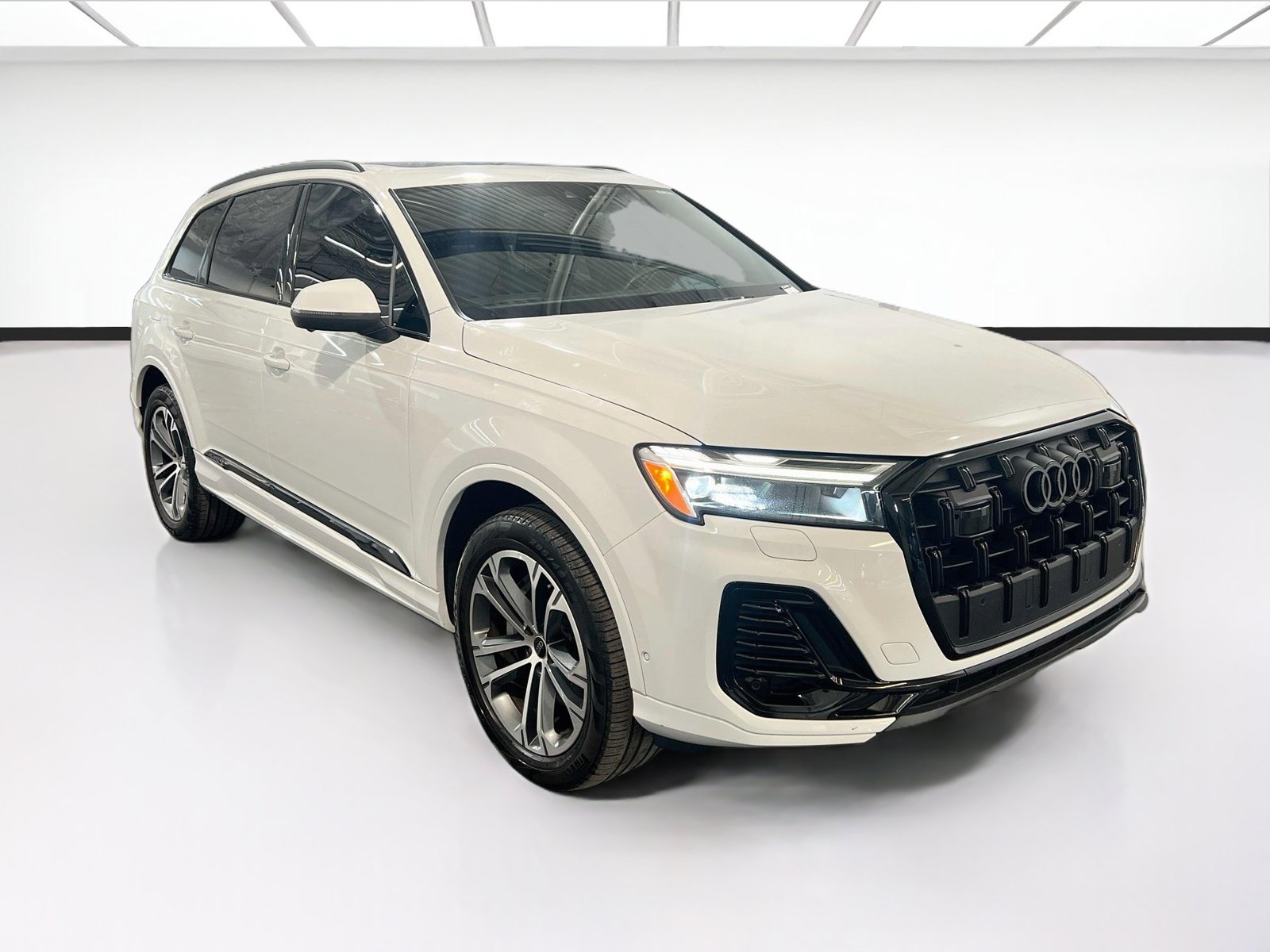 Used 2025 Audi Q7 2.0T Premium Plus AWD/4WD image 3
