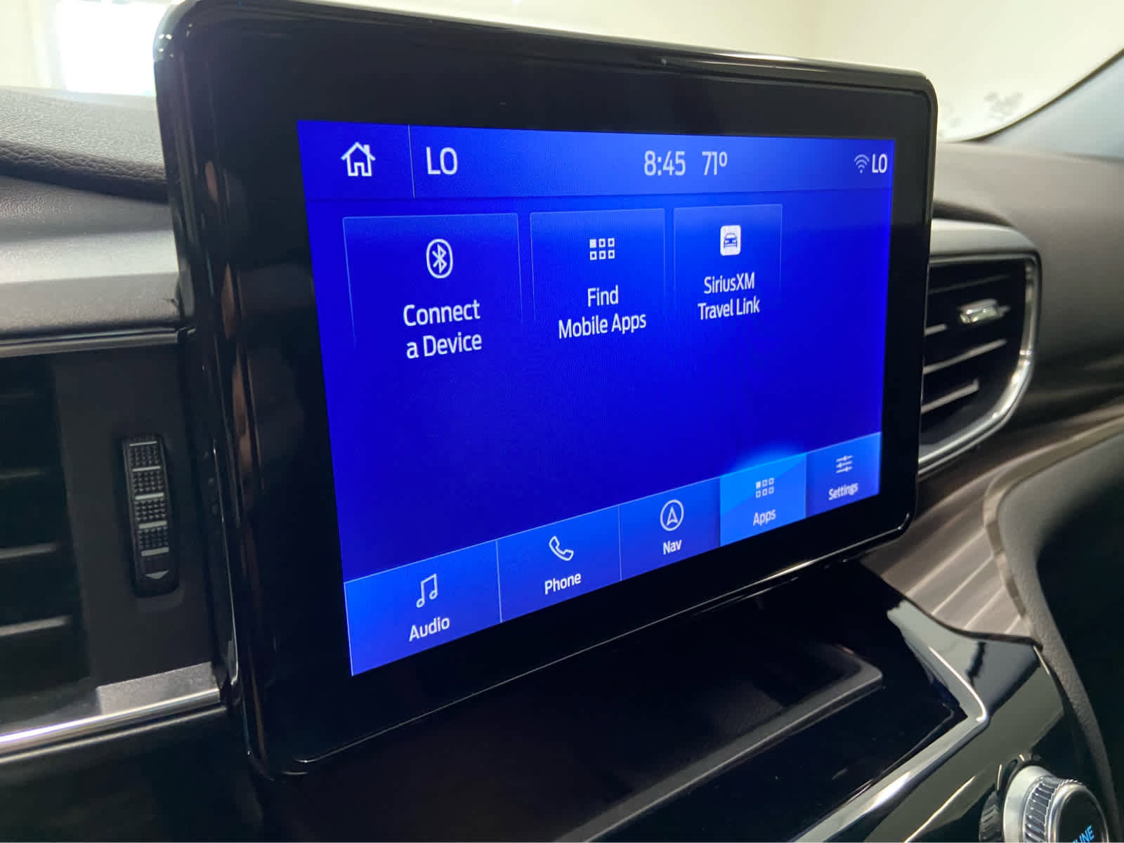 Used 2022 Ford Explorer Limited w/ Equipment Group 301A AWD/4WD image 33