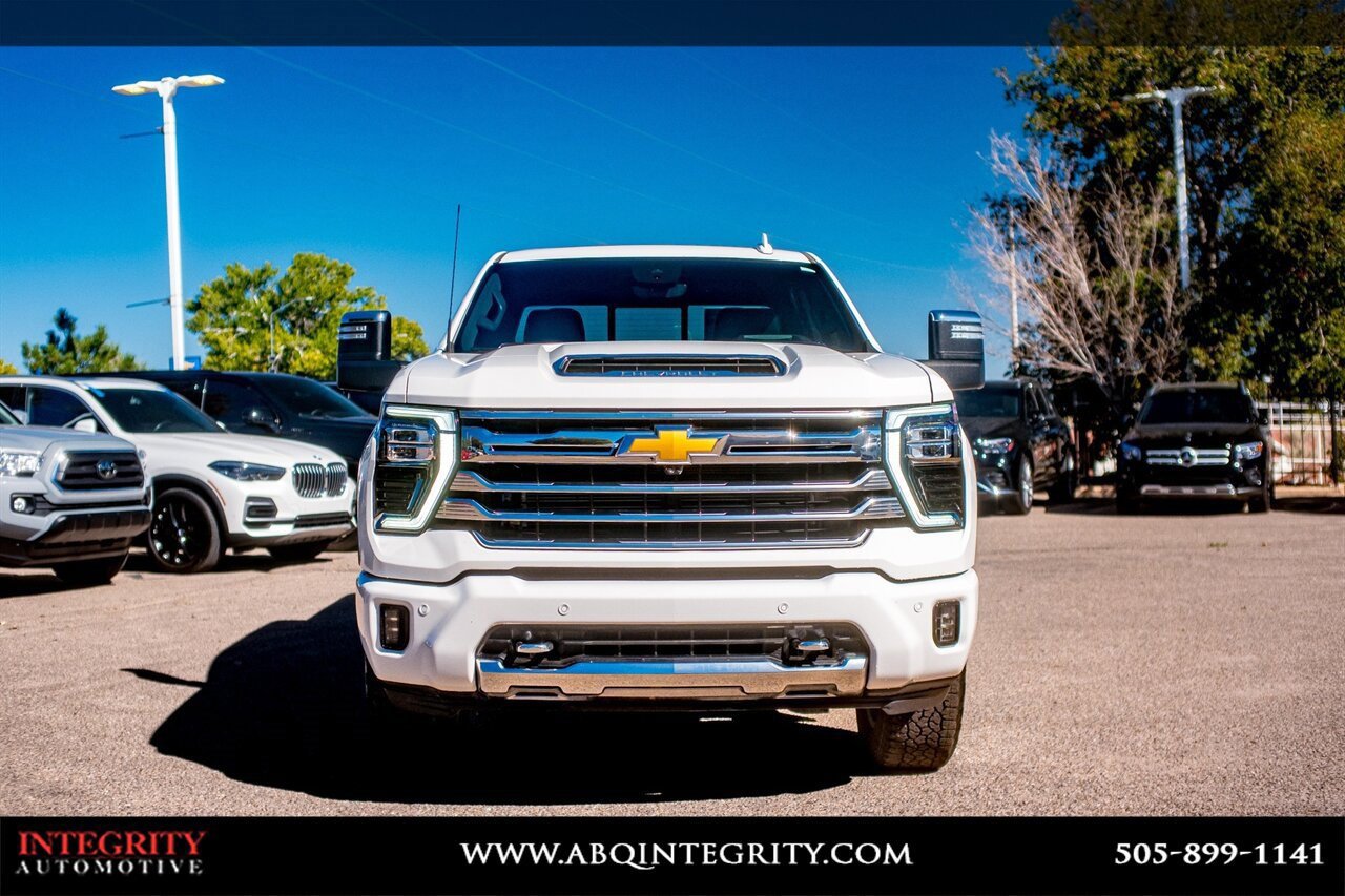 Used 2024 Chevrolet Silverado 2500 High Country w/ High Country Premium Package image 2