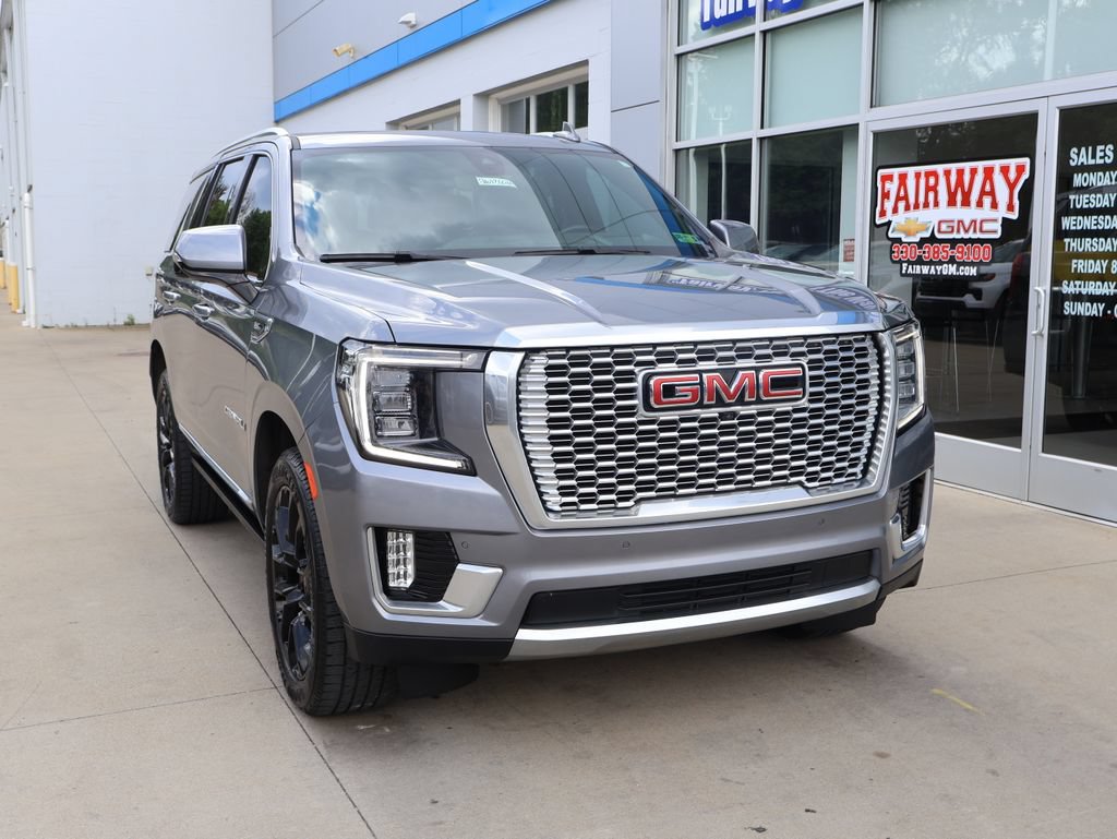 Used 2022 GMC Yukon Denali w/ Denali Premium Package AWD/4WD image 2