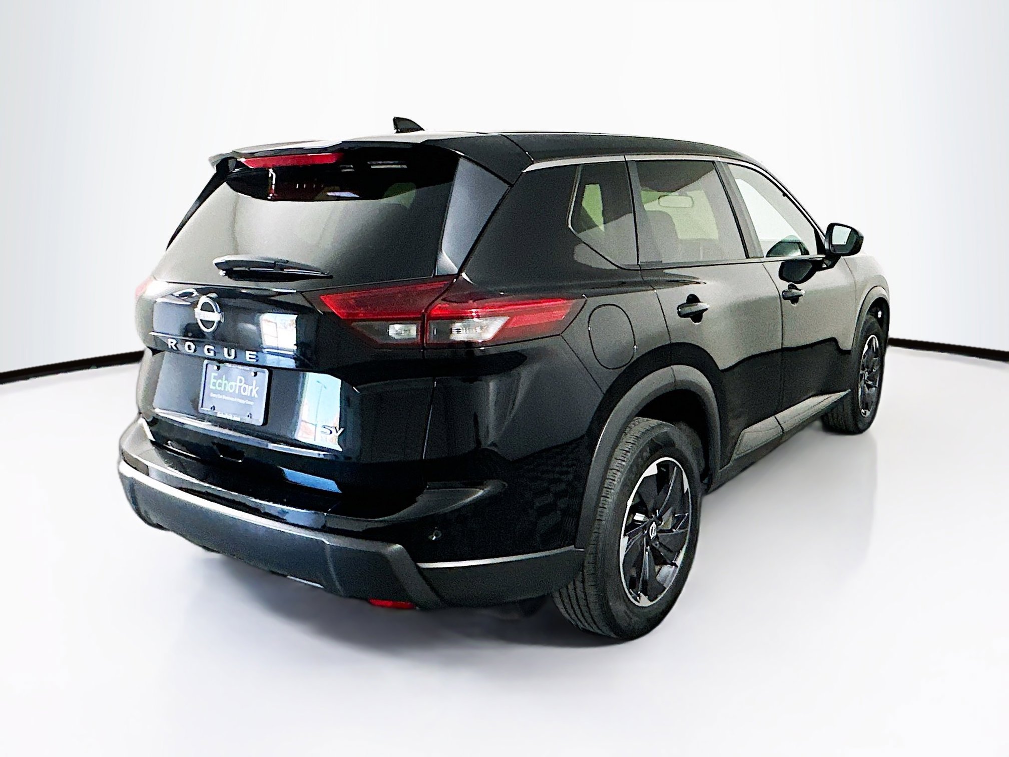 Used 2024 Nissan Rogue SV image 9