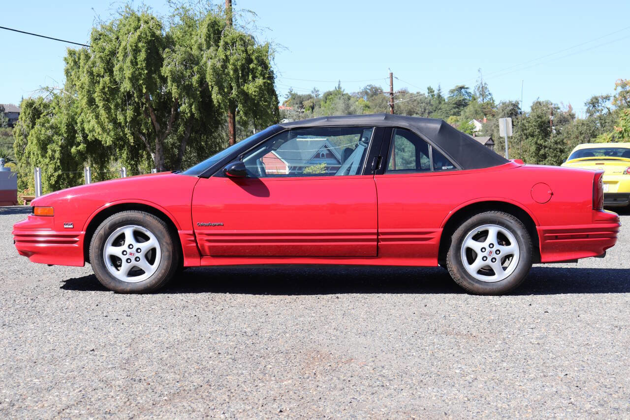 Used 1993 Oldsmobile Cutlass Supreme Convertible image 15