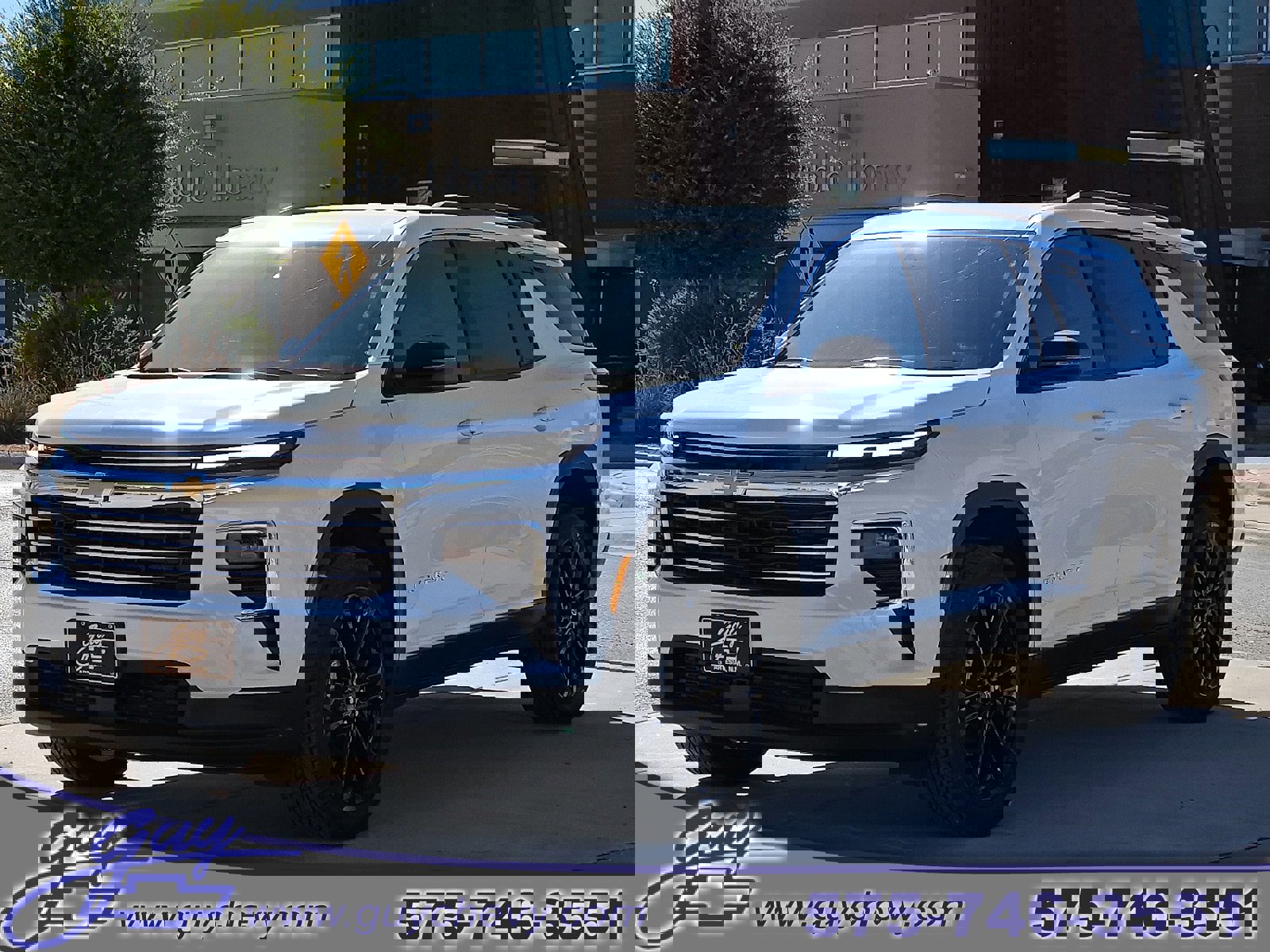 New 2026 Chevrolet Traverse LT image 1