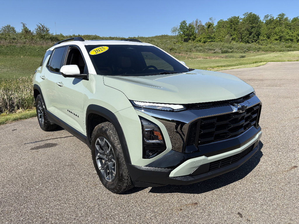 Used 2025 Chevrolet Equinox ACTIV w/ Safety and Technology Package AWD/4WD image 7