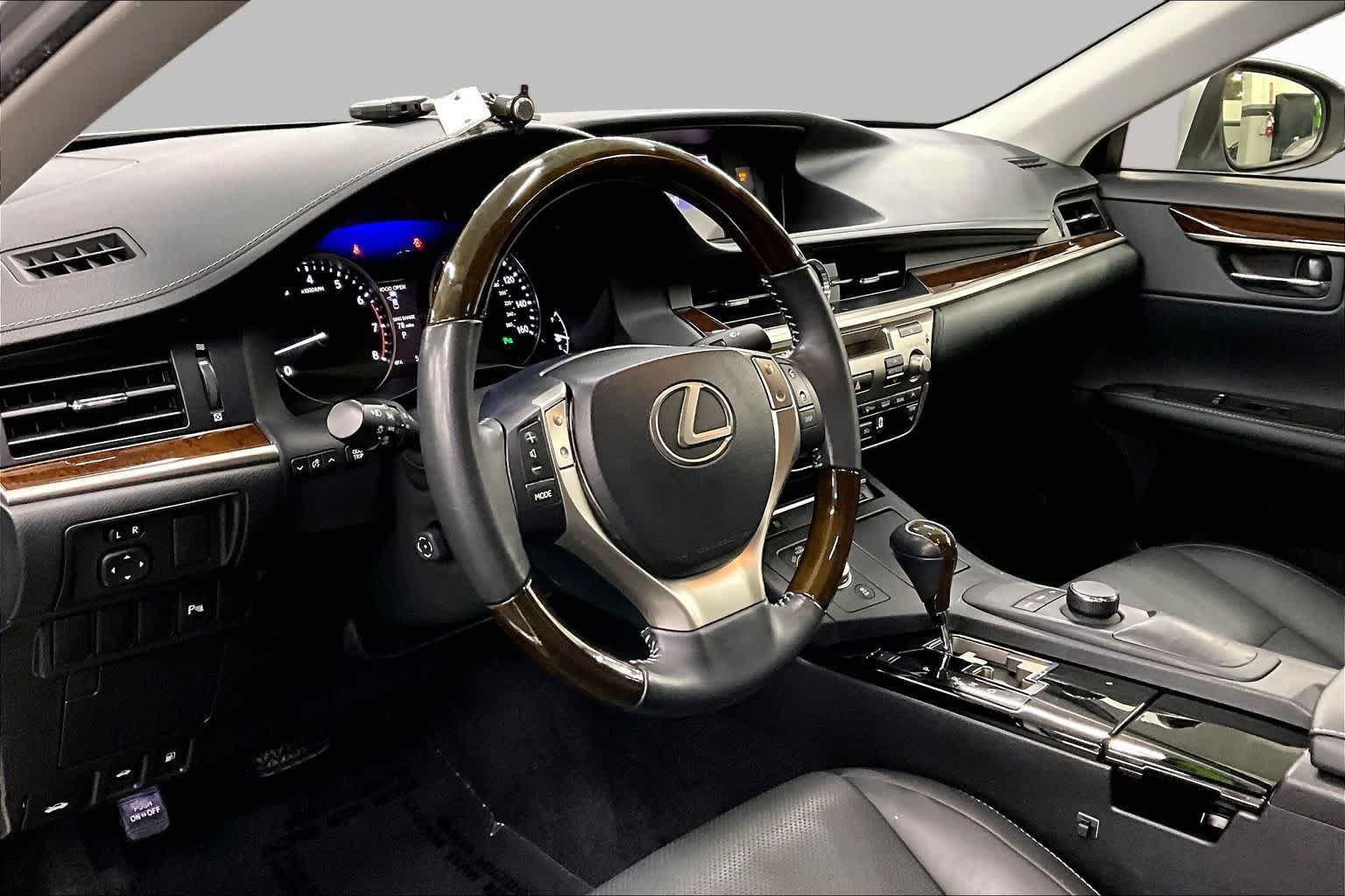 Used 2014 Lexus ES 350 w/ Premium Package FWD image 17
