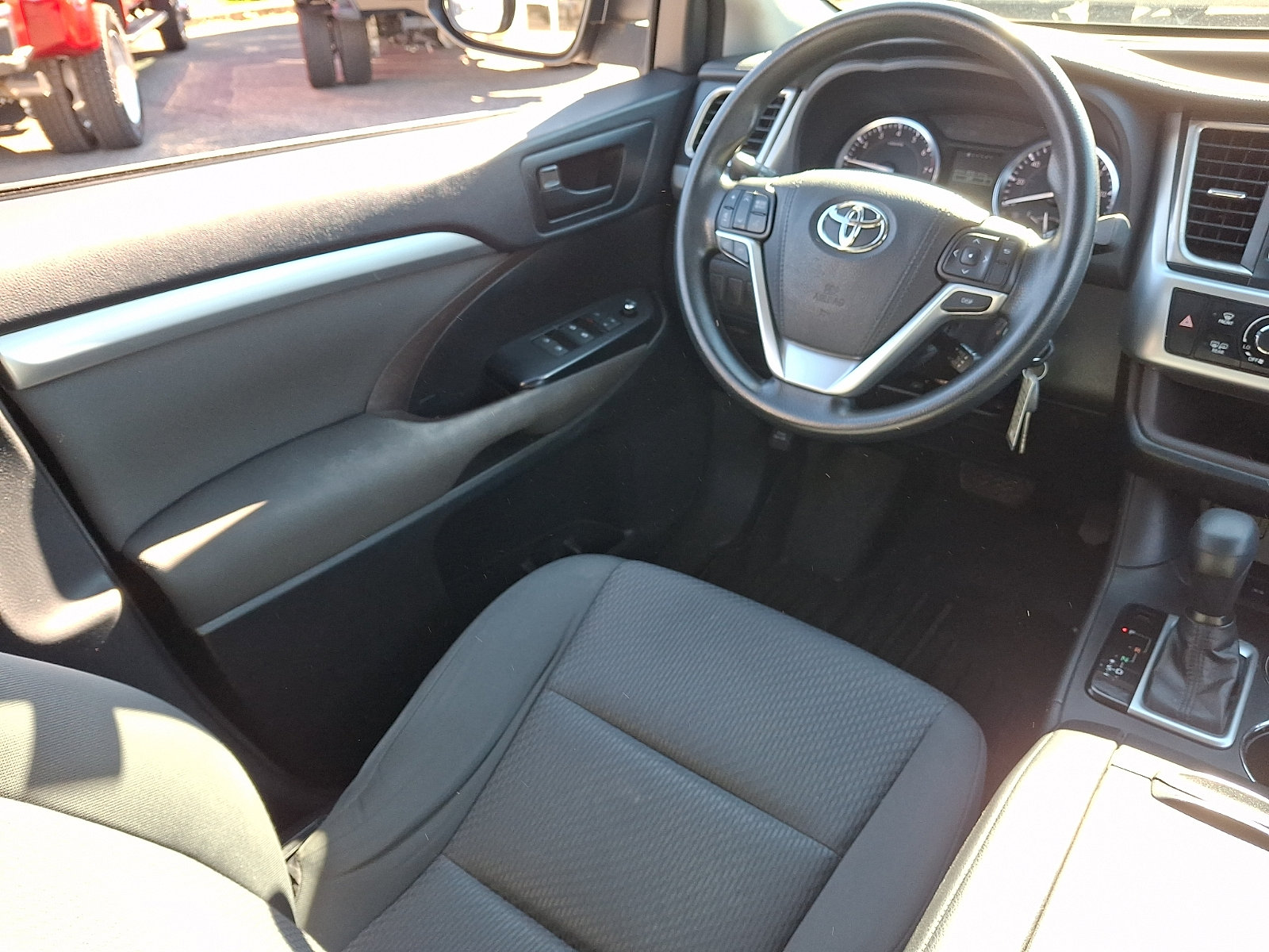 Used 2016 Toyota Highlander LE AWD/4WD image 13