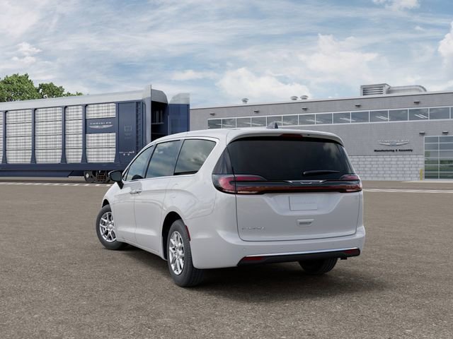 New 2027 Chrysler Pacifica Select FWD image 3