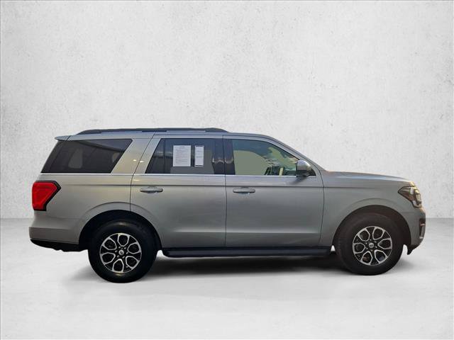 Used 2024 Ford Expedition XLT RWD image 4