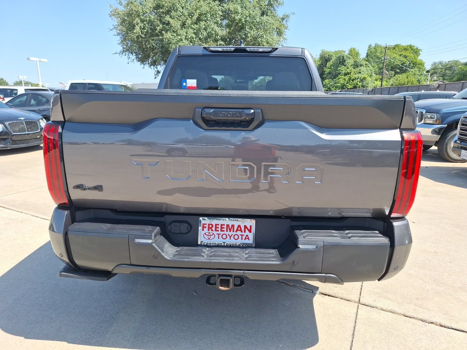 Used 2023 Toyota Tundra SR5 w/ SR5 Convenience Package AWD/4WD image 5