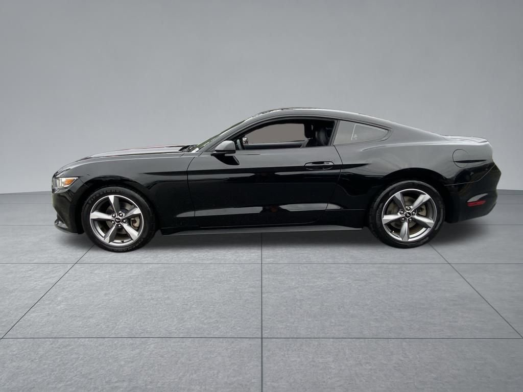 Used 2017 Ford Mustang EcoBoost image 4