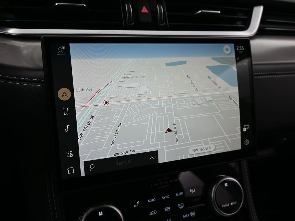 Used 2024 Jaguar F-PACE R-Dynamic S image 17