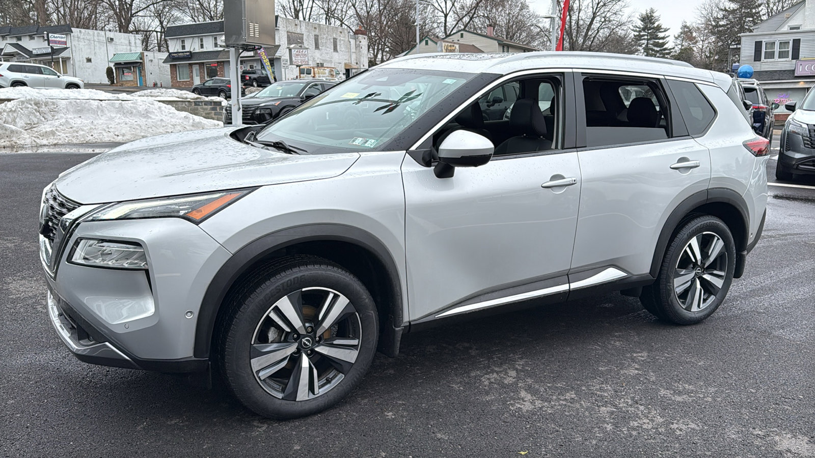 Certified 2022 Nissan Rogue SL w/ SL Premium Package image 3