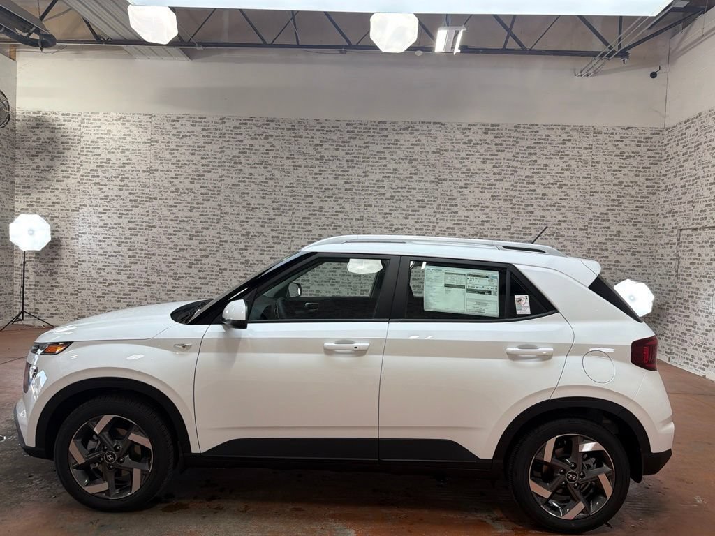 New 2026 Hyundai Venue SEL FWD image 4